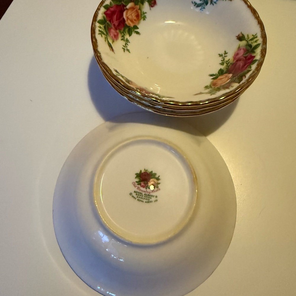 Old country rose royal albert bone china England